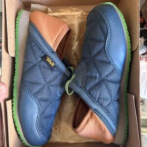 Children’s Teva slippers